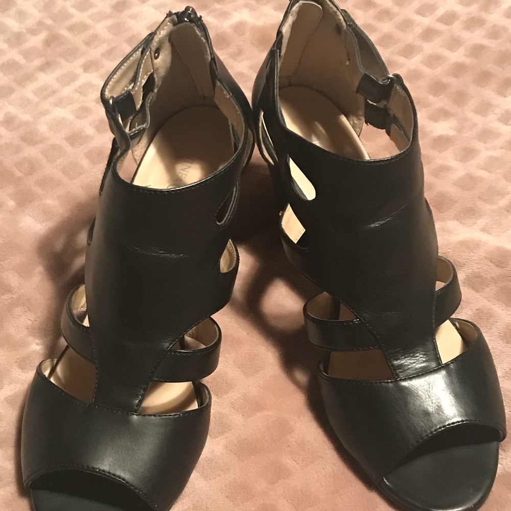 Dress shoes